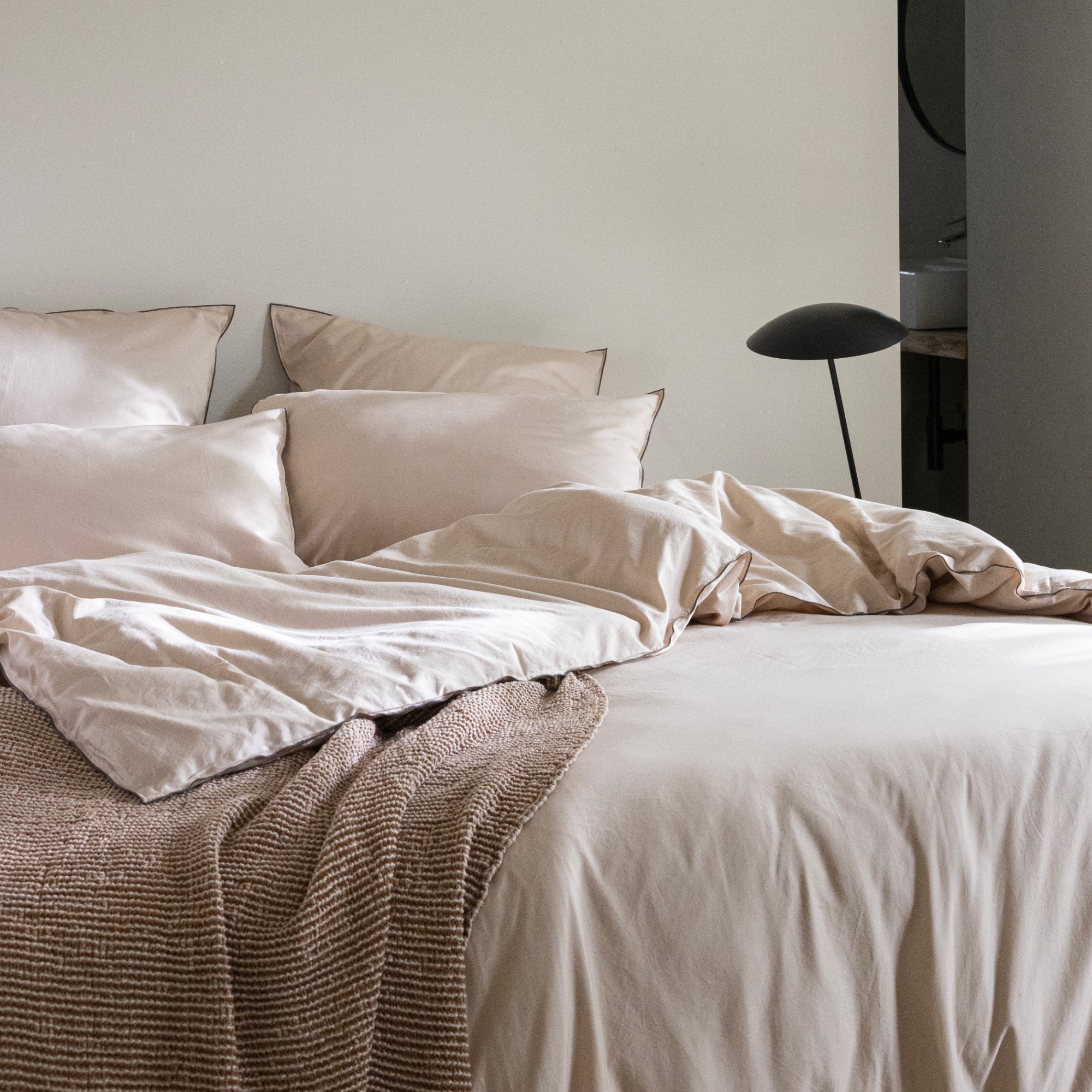 Rose poudre - bourdon taupe
