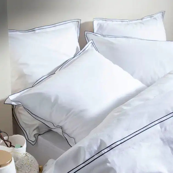 Taie d'oreiller Simplicité Chic – Blanc - bourdon indigo