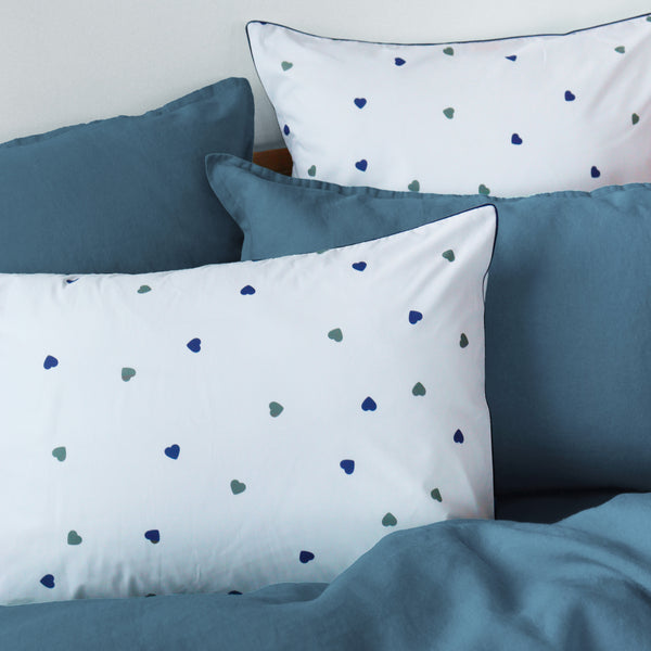 Taie d'oreiller Cœurs – Bleu nuit/lichen
