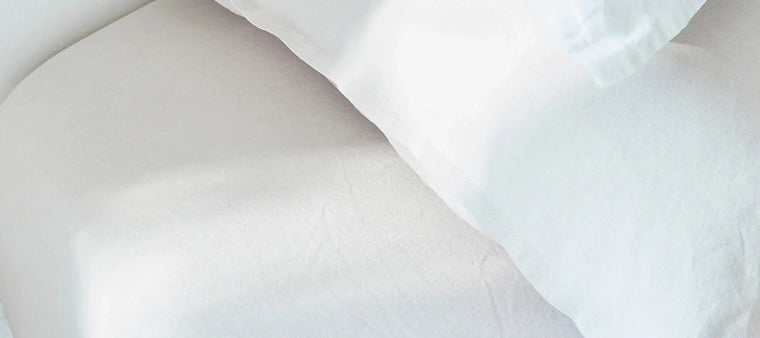 Allergie acariens : lit aéré et linge de lit propre