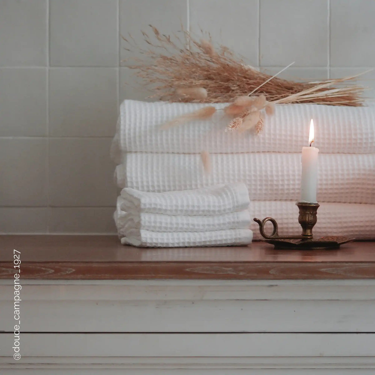Serviette nid d'abeille 50x100 cm Bain de minuit rose Serviette nid d'abeille 50x100 cm Bain de minuit rose
