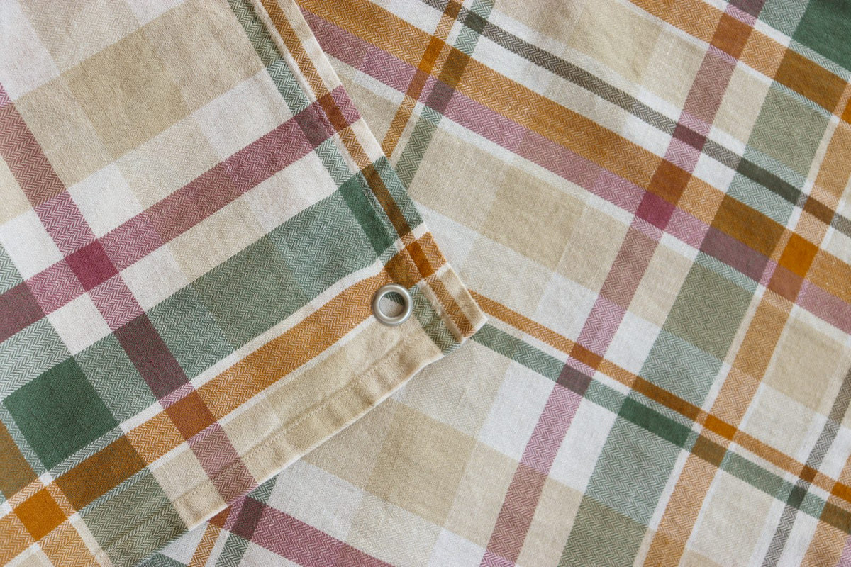 Gros plan sur le tissé teint madras