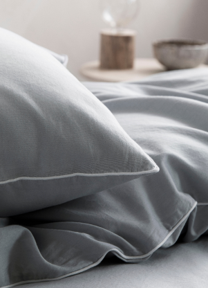 TAIE D'OREILLER EN COTON FLORENCE VERT DE GRIS : Taie assortie TAIE D'OREILLER EN COTON FLORENCE VERT DE GRIS : Taie assortie